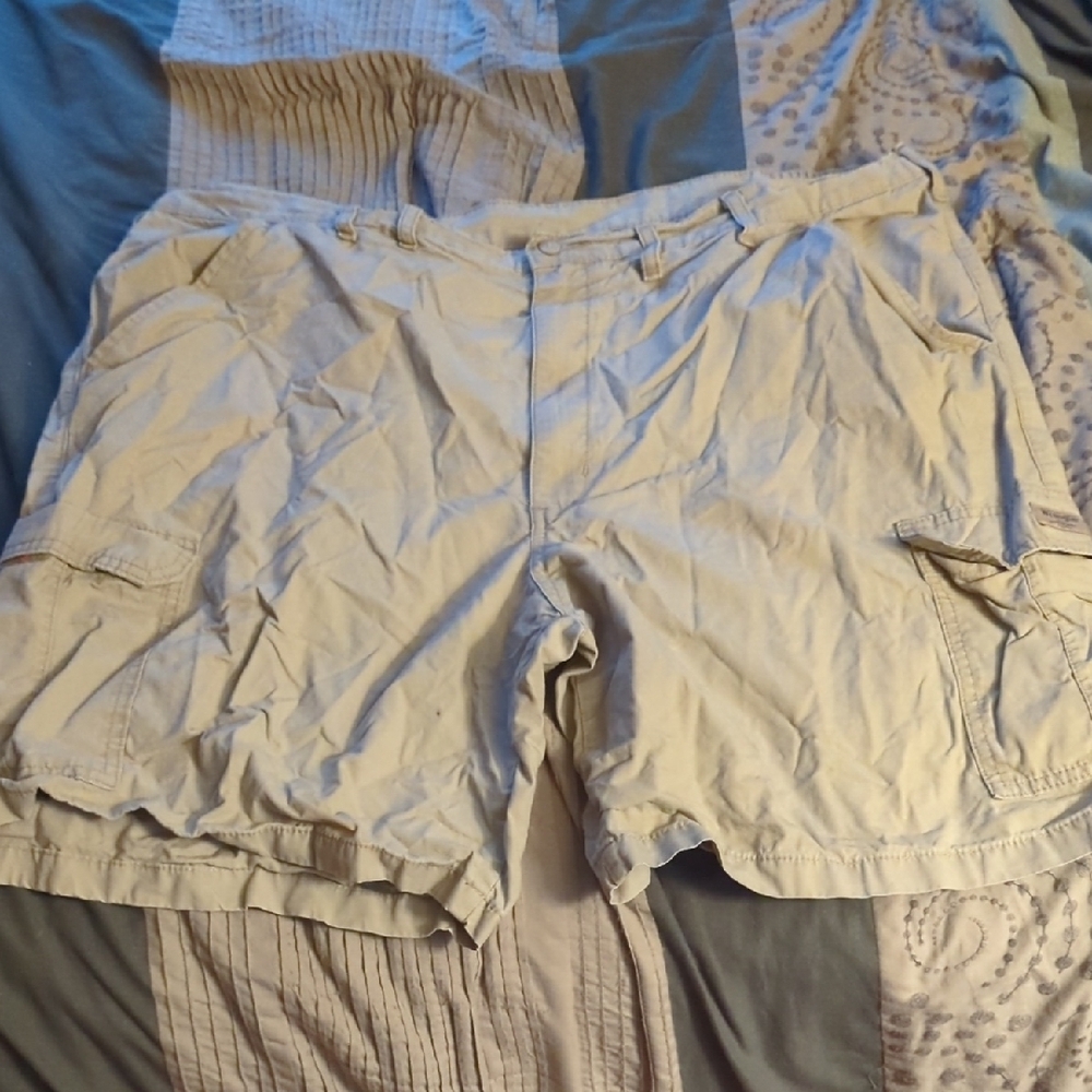 Men's Tan Cargo Shorts